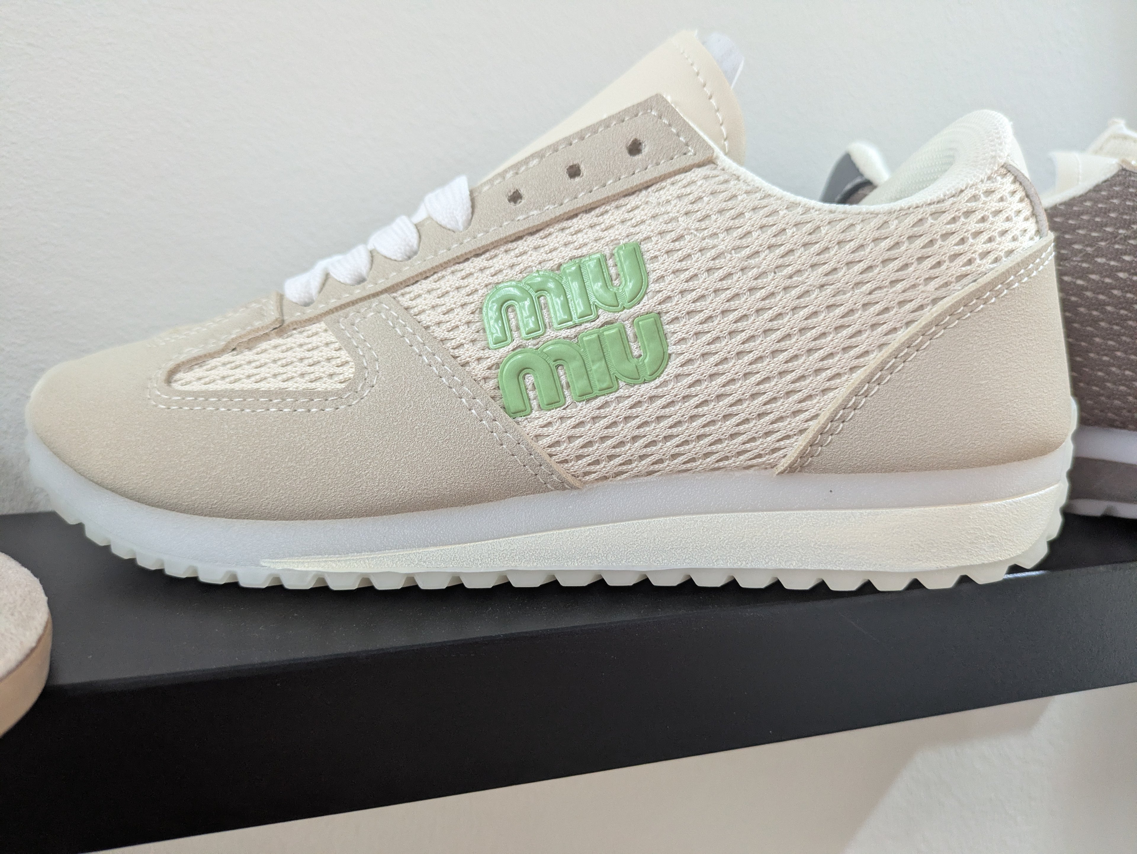 Tenis miu